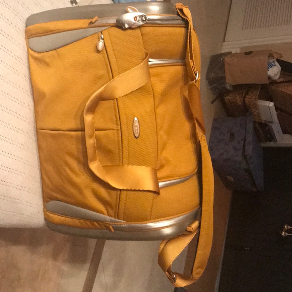 TUMI weekender
